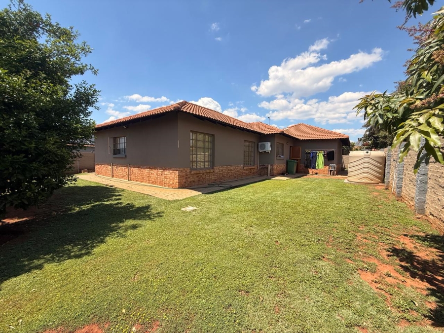 3 Bedroom Property for Sale in Waterkloof East North West
